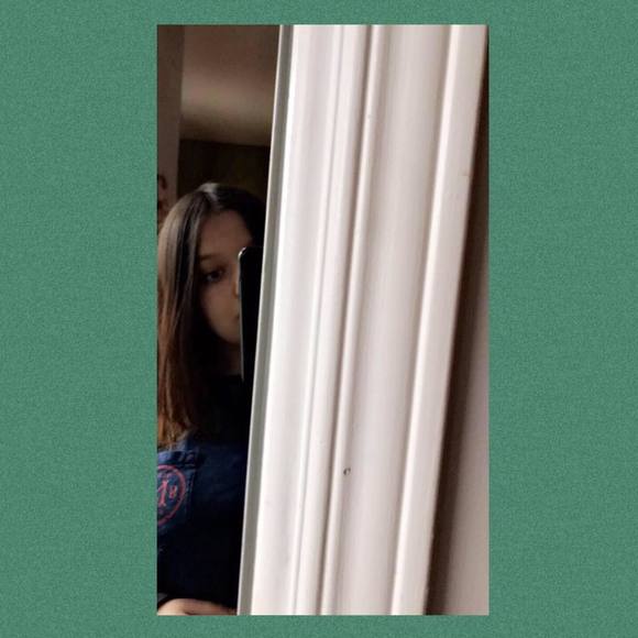 Meet your Posher, Océane - Picture 1 of 1